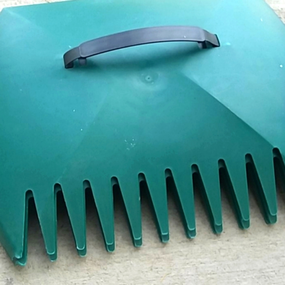 NWT πLEAVESπ 4 Scoops Hand Rakes, Large - Picture 2 of 5